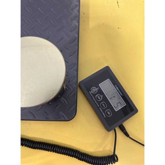 Leoben Oakmoss Woods 9oz Scented Candle 1 Wick Green Glass Jar Soy Wax - Picture 5 of 6